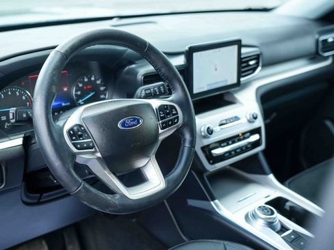 Certified 2023 Ford Explorer XLT w/ Equipment Group 202A AWD/4WD image 25
