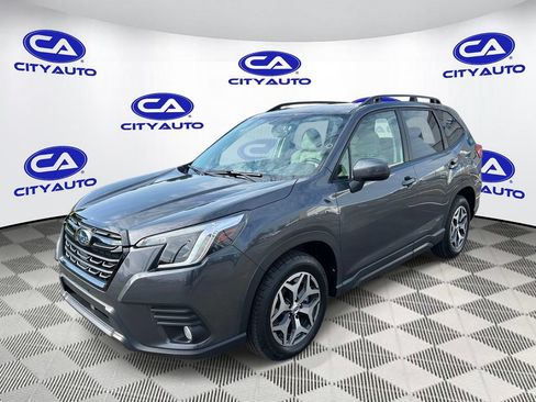 Used 2022 Subaru Forester Premium AWD/4WD image 7