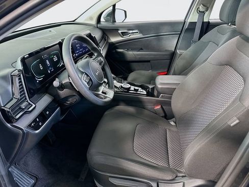 Used 2023 Kia Sportage LX image 11