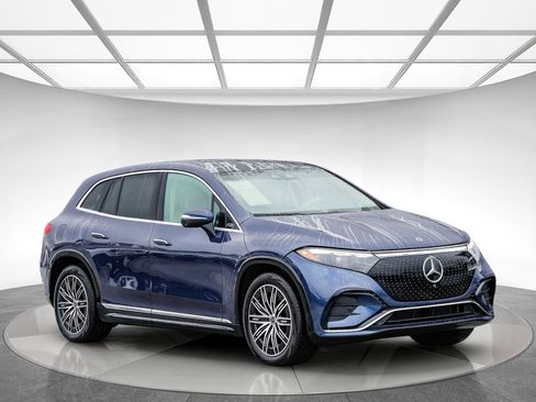 Certified 2023 Mercedes-Benz EQS 580 4MATIC SUV image 5