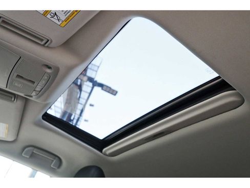 Used 2024 Nissan Armada SL w/ Captain's Chairs Package image 29