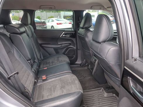 Used 2022 Mitsubishi Outlander SE AWD/4WD image 17