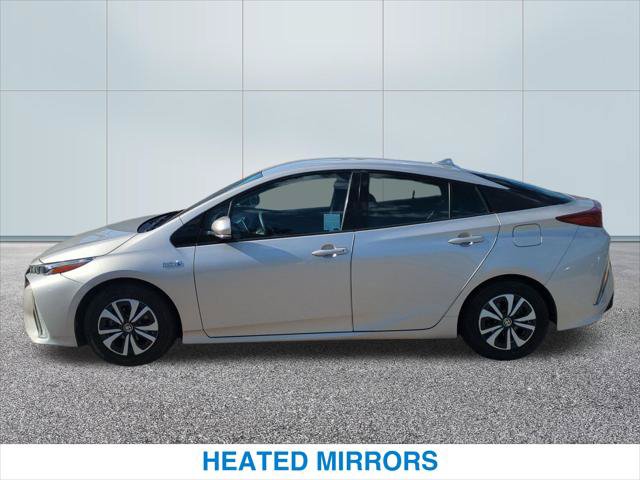 Used 2017 Toyota Prius Prime Plus w/ Preferred Accessory Package FWD image 10