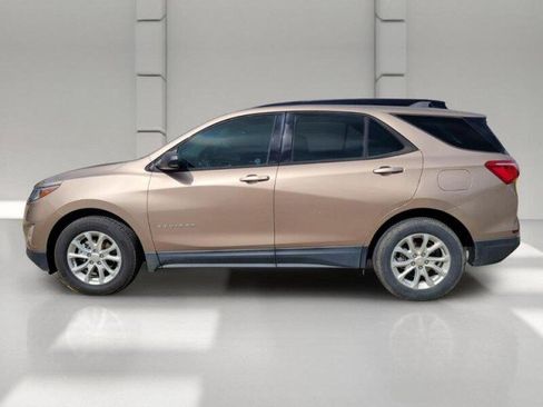 Used 2018 Chevrolet Equinox LS FWD image 4