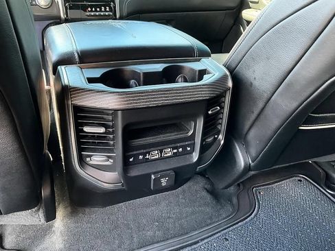 Used 2020 RAM 1500 Limited w/ Black Appearance Package AWD/4WD image 32