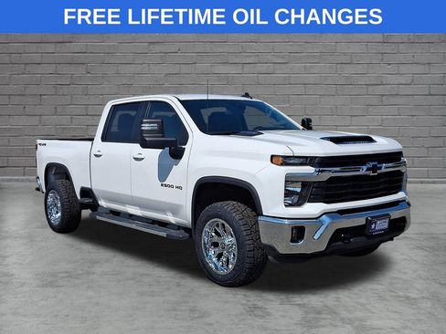 Used 2025 Chevrolet Silverado 2500 LT w/ Convenience Package AWD/4WD image 1