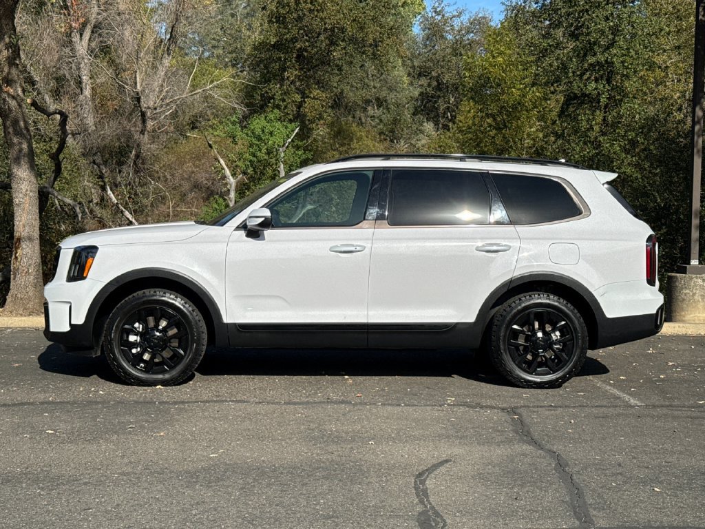 Used 2025 Kia Telluride AWD image 8