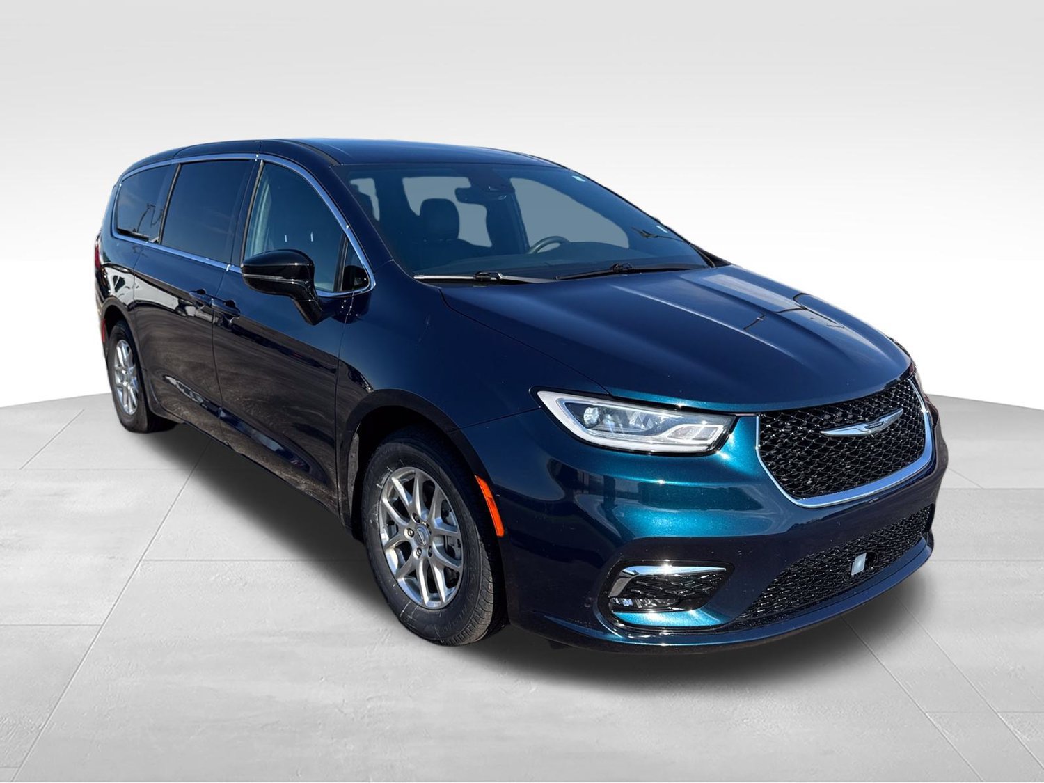 Used 2025 Chrysler Pacifica Select FWD image 7