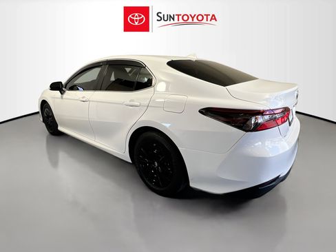 Used 2022 Toyota Camry LE image 6