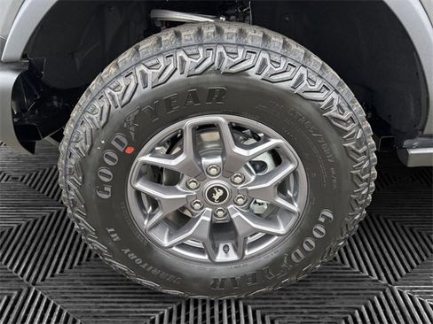 New 2025 Ford Bronco Badlands image 14