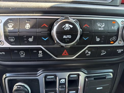 Used 2021 Jeep Wrangler Unlimited Rubicon AWD/4WD image 21