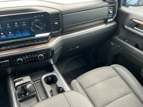 Used 2024 Chevrolet Silverado 1500 LT Trail Boss w/ Convenience Package II AWD/4WD image 40