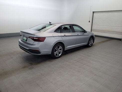 Used 2024 Volkswagen Jetta SE FWD image 10