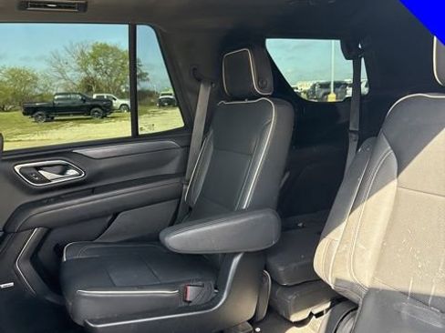 Used 2023 GMC Yukon SLT image 13