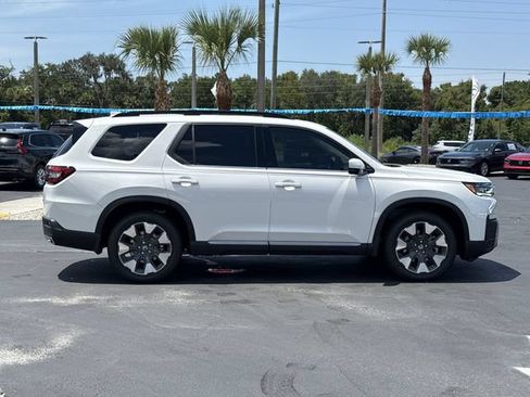 New 2026 Honda Pilot Touring image 5