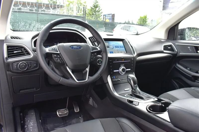 Used 2018 Ford Edge Sport w/ Equipment Group 401A AWD/4WD image 3