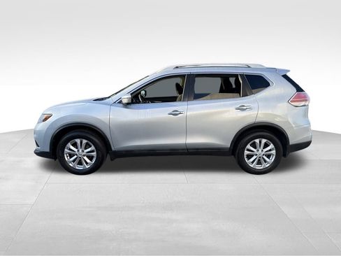 Used 2016 Nissan Rogue SV w/ SV Premium Package image 4
