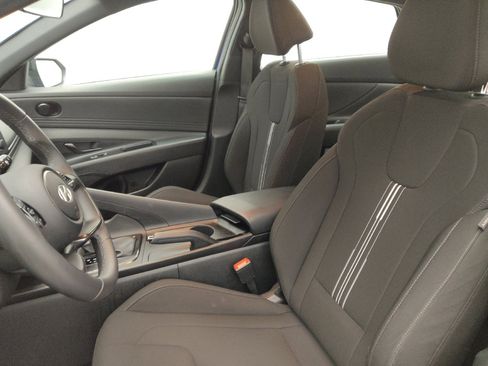 Used 2025 Hyundai Elantra Sport FWD image 17