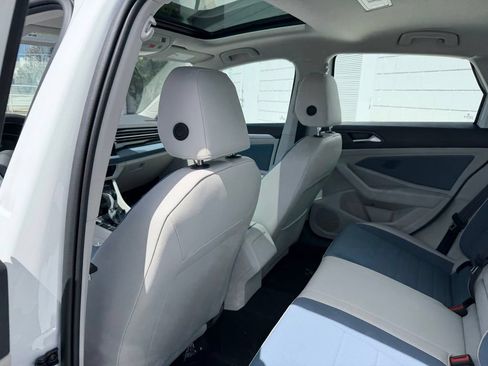 New 2026 Volkswagen Jetta SE FWD image 17