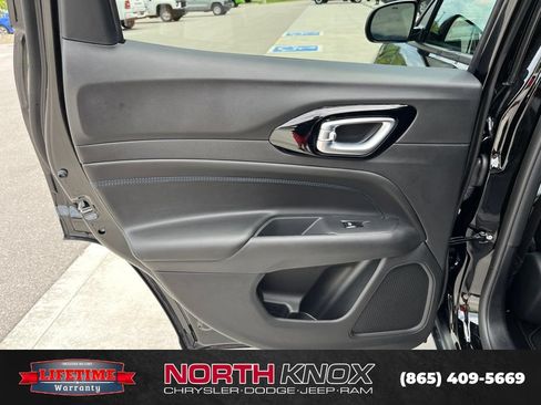 New 2026 Jeep Compass Latitude AWD/4WD image 17
