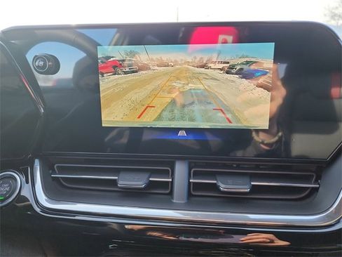 New 2026 Chevrolet Trax RS w/ Sunroof Package image 24