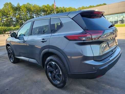 Used 2024 Nissan Rogue SV AWD/4WD image 7