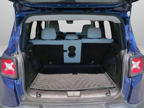 Used 2020 Jeep Renegade Latitude w/ Popular Equipment Group image 15