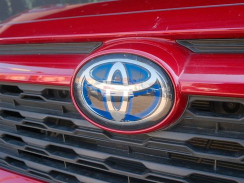 Used 2022 Toyota RAV4 XLE image 44