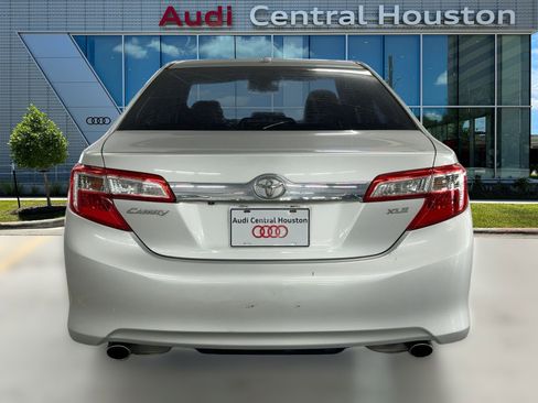 Used 2012 Toyota Camry XLE image 10