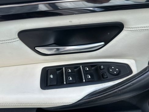 Used 2018 BMW M4 Convertible w/ Executive Package RWD image 12