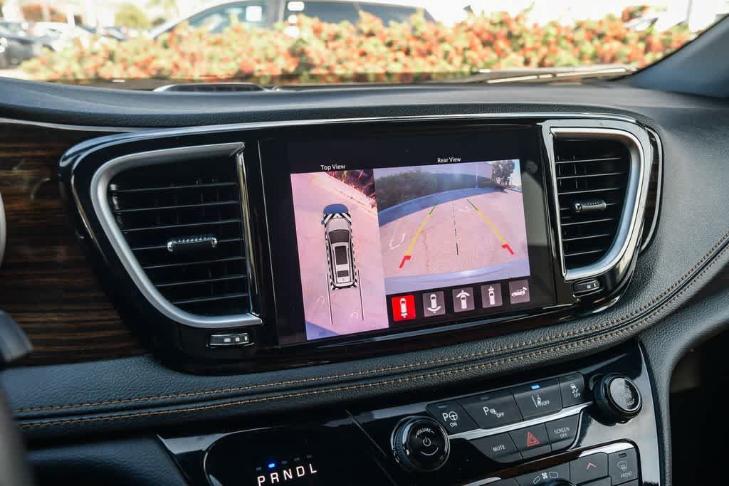 Used 2022 Chrysler Pacifica Pinnacle FWD image 24