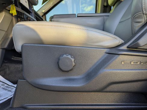 Used 2025 Ford F350 XL w/ XL Chrome Package image 25