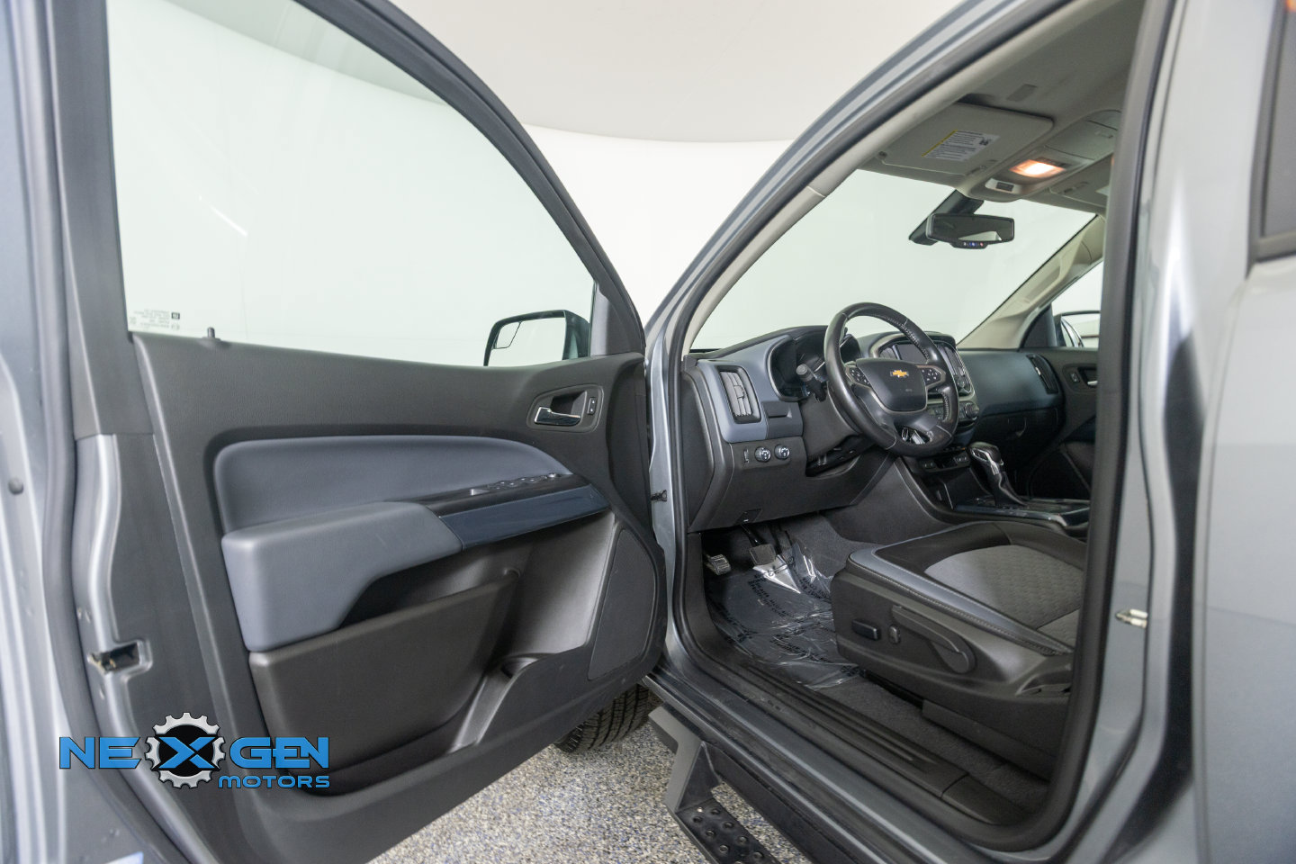Used 2022 Chevrolet Colorado Z71 AWD/4WD image 12