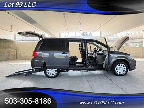 Used 2018 Dodge Grand Caravan SE w/ Power Convenience Group I FWD image 20