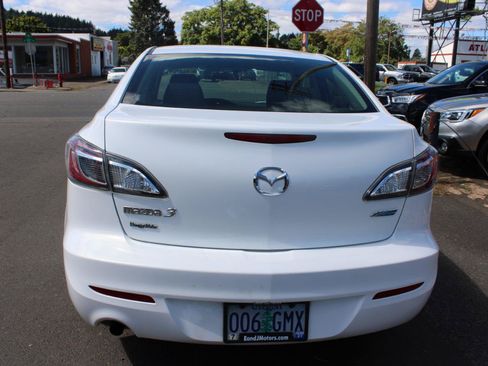 Used 2013 MAZDA MAZDA3 i Sport FWD image 6