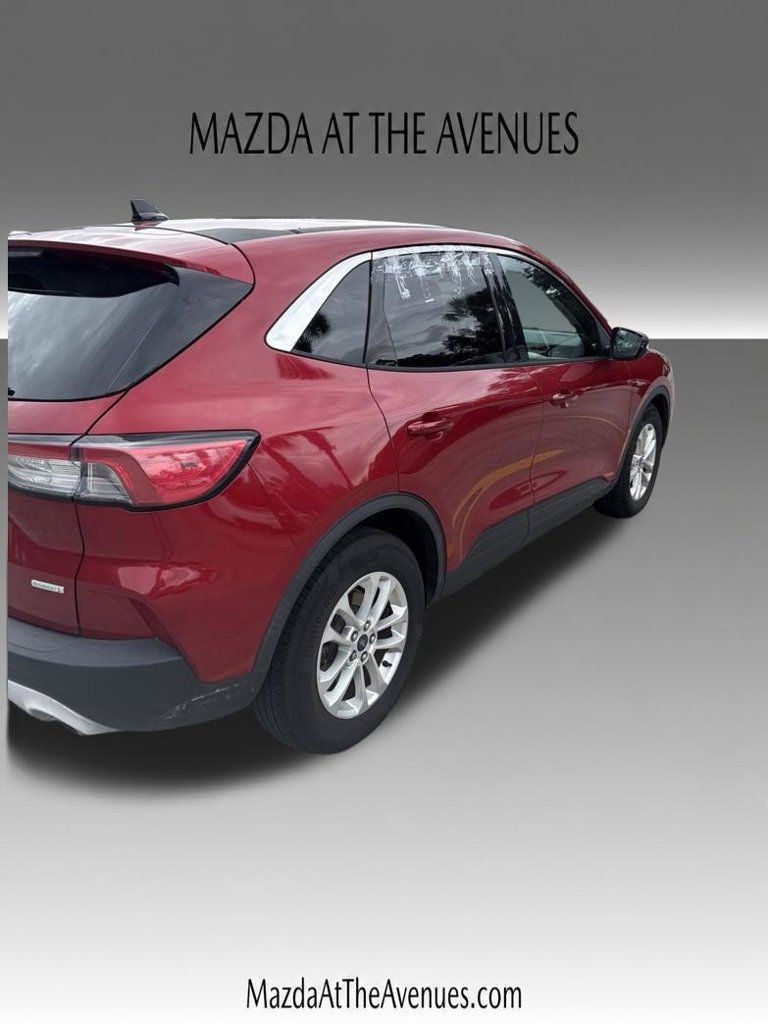 Used 2020 Ford Escape SE FWD image 13