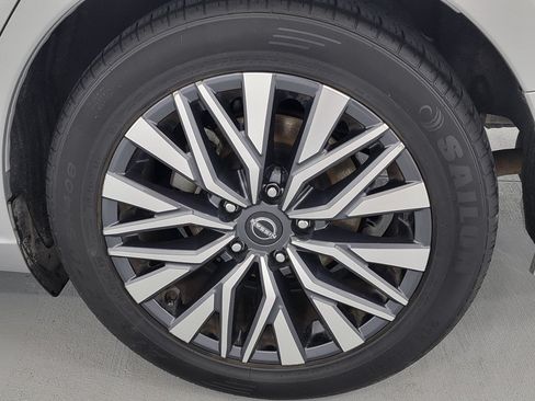 Used 2023 Nissan Altima 2.5 SV FWD image 11