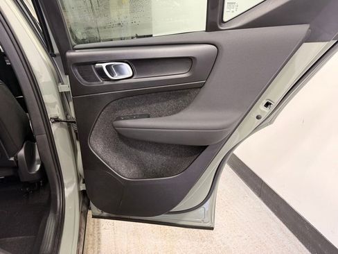 Used 2023 Volvo XC40 Recharge Ultimate image 24