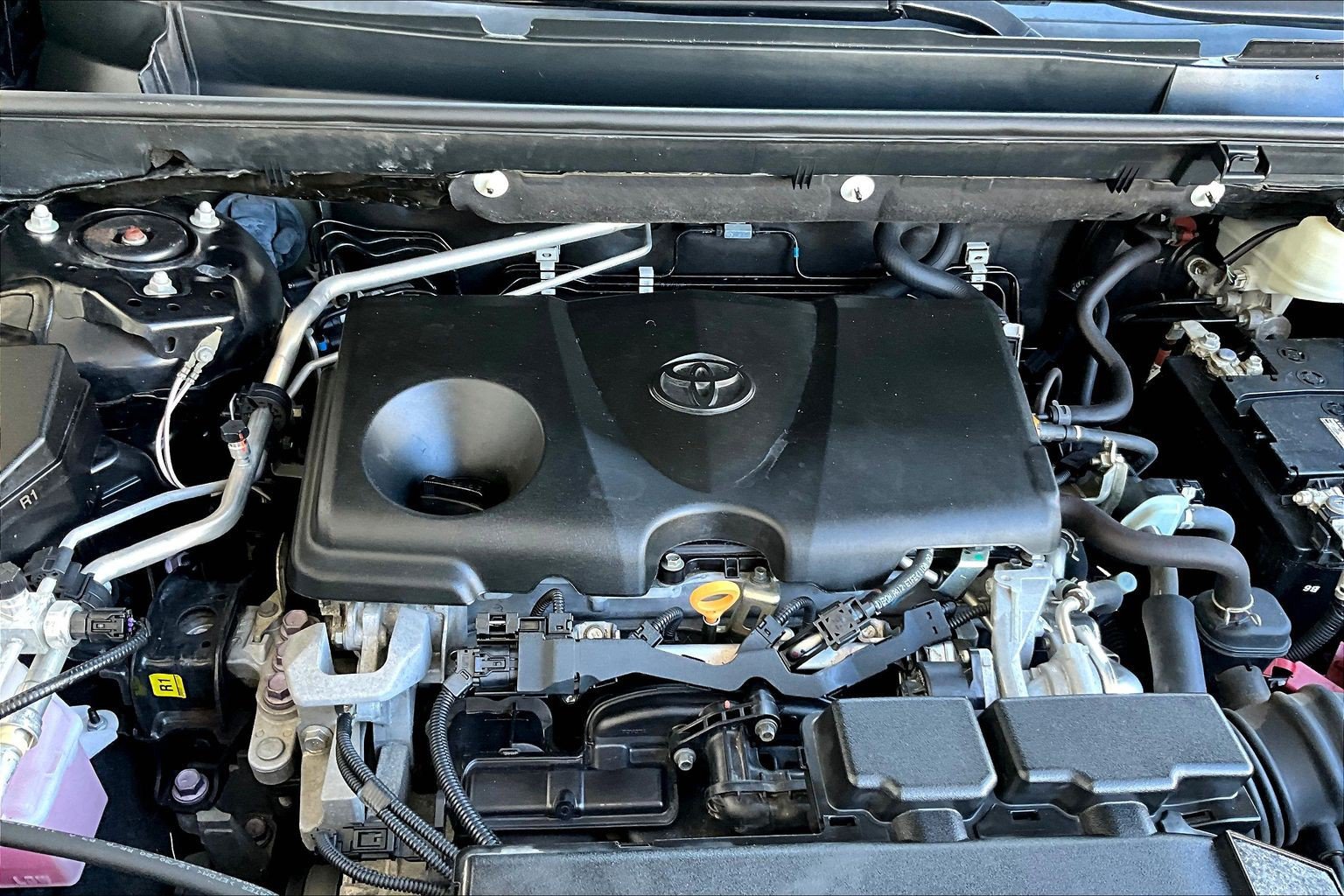 Used 2021 Toyota RAV4 LE FWD image 28