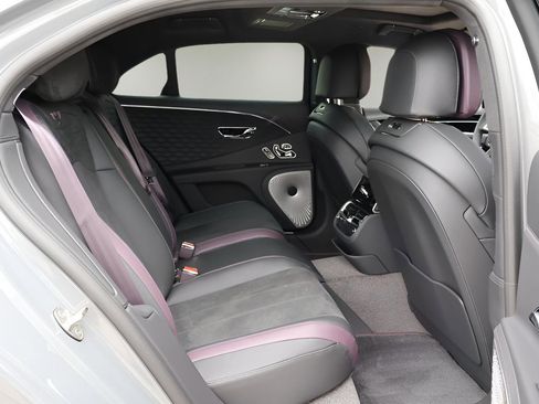 New 2025 Bentley Flying Spur Plug-In Hybrid image 17