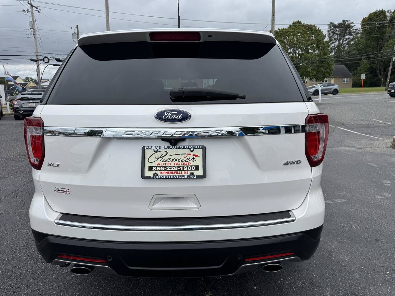 Used 2018 Ford Explorer XLT w/ Equipment Group 202A AWD/4WD image 6
