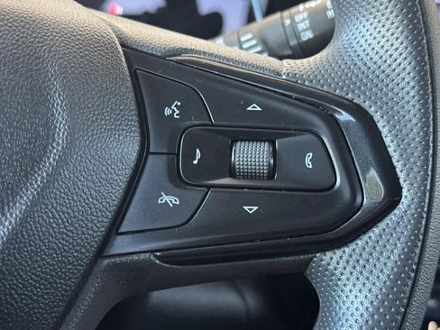 Used 2025 Chevrolet Trax LT image 25