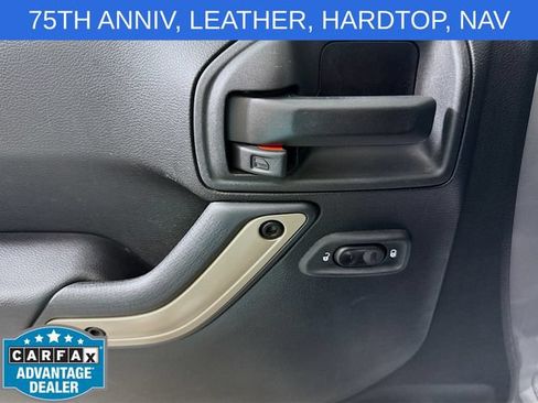 Used 2017 Jeep Wrangler Unlimited Sahara AWD/4WD image 15