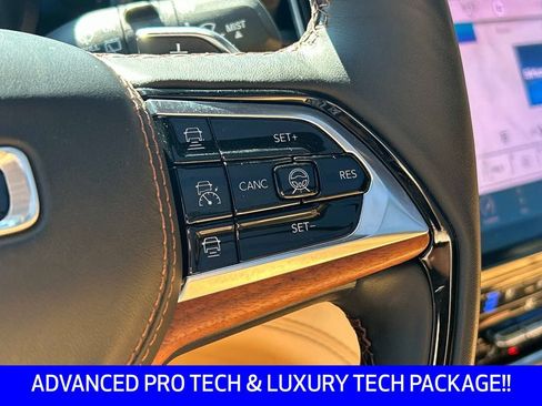 Used 2025 Jeep Grand Cherokee Summit AWD/4WD image 26