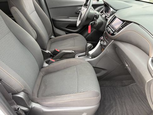 Certified 2022 Chevrolet Trax LS w/ Tint and Cruise Package FWD image 12