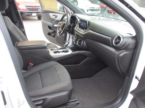 Used 2019 Chevrolet Blazer LT image 15