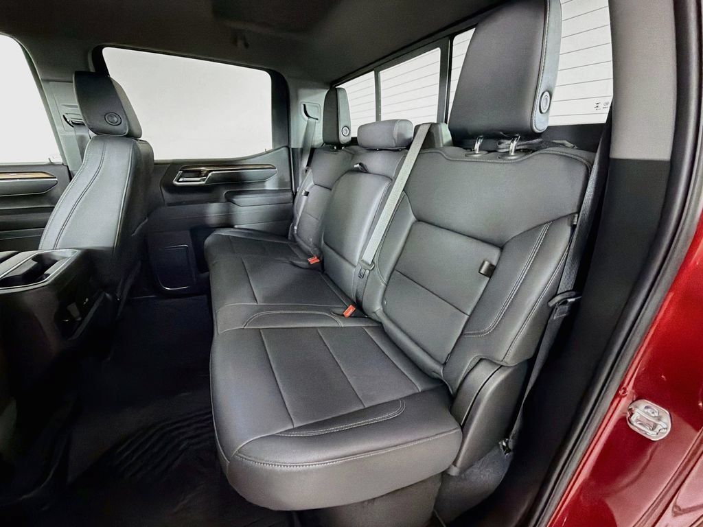 Used 2025 Chevrolet Silverado 1500 LT Trail Boss w/ Convenience Package II AWD/4WD image 19