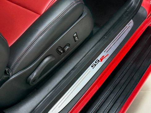 Used 2004 Chevrolet SSR w/ Preferred Equipment Group image 36