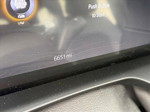 Used 2025 Jeep Grand Cherokee Altitude image 4