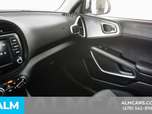 Used 2025 Kia Soul LX w/ LX Technology Package FWD image 31